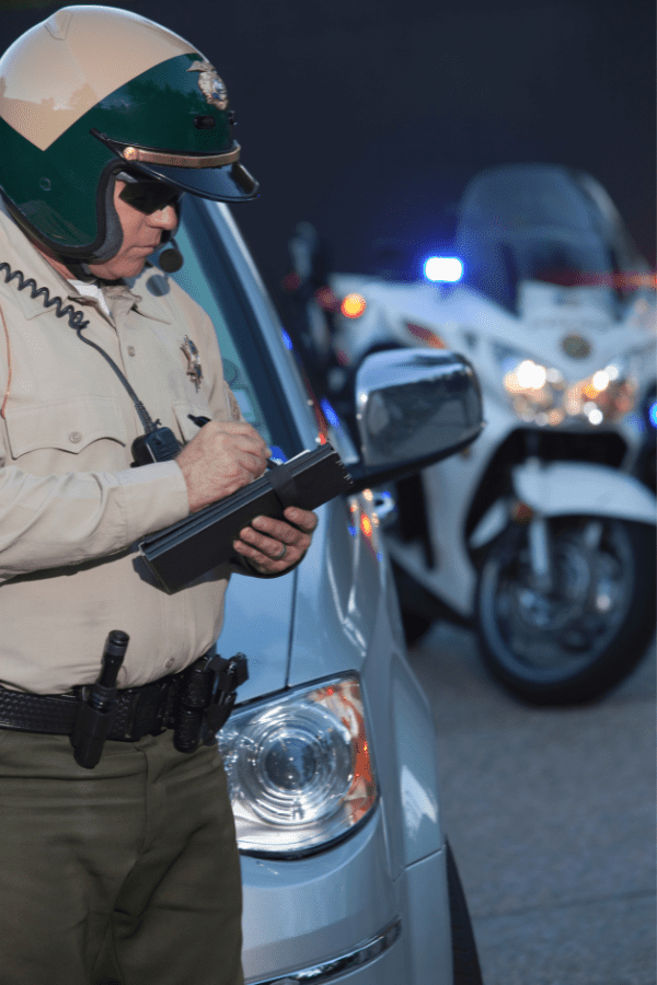 are cops allowed to hide to give speeding tickets
